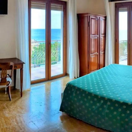 Paradiso Ristorante 4* Riaci Capo