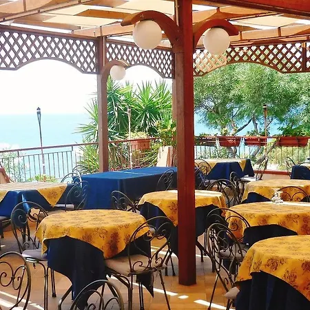 Paradiso Ristorante Отель 4*